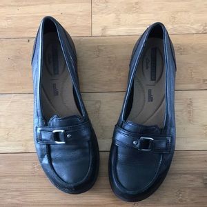 Clarks Black 7.5 loafers